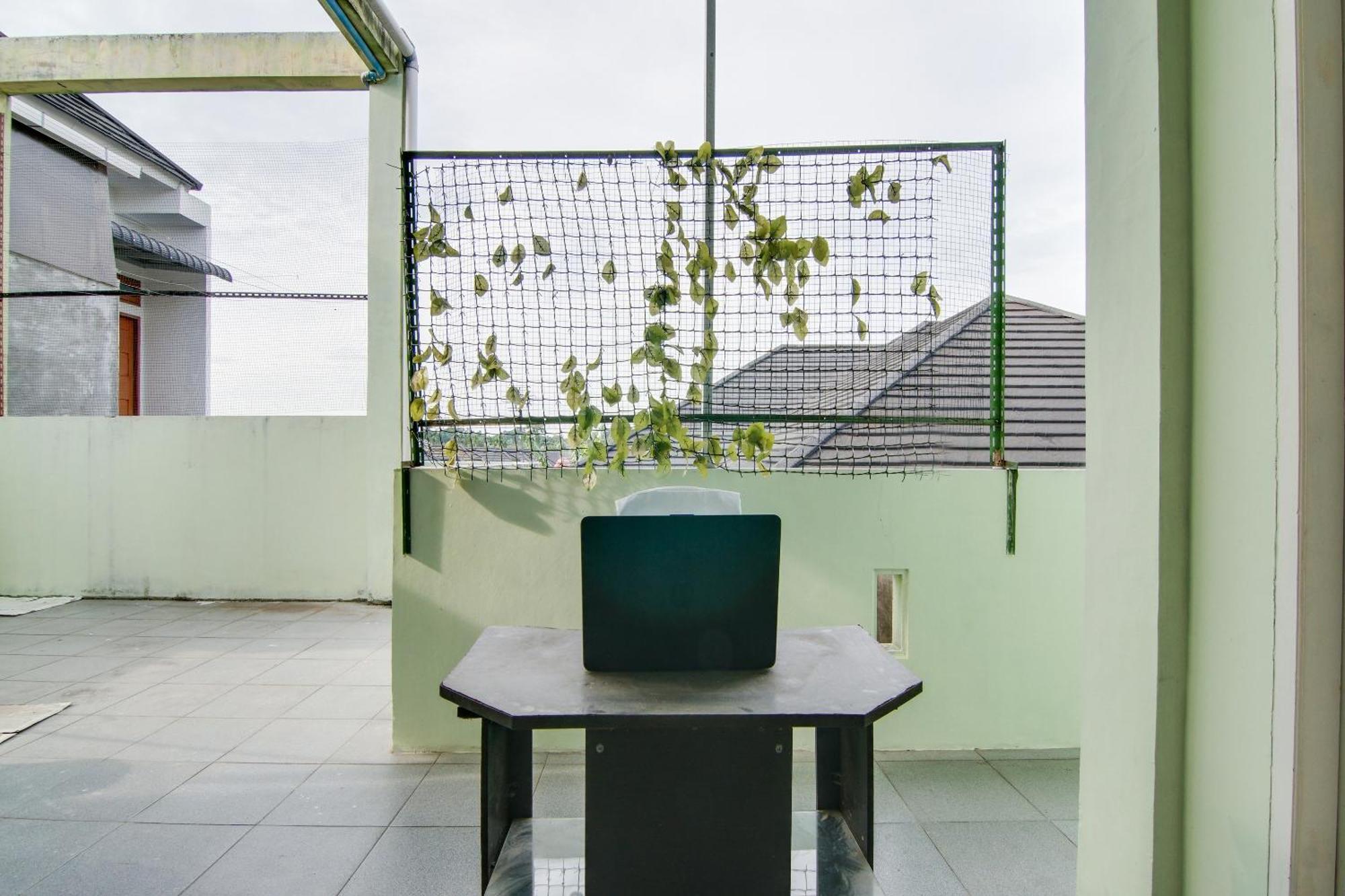 Spot On 91858 Raja Homestay Syariah Pekanbaru Εξωτερικό φωτογραφία