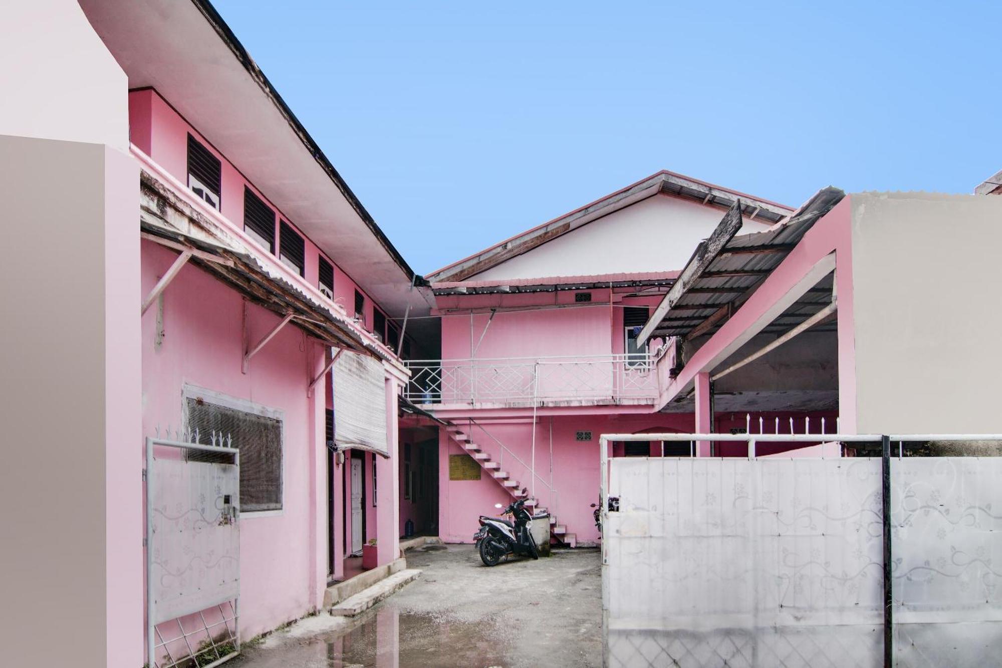 Spot On 91858 Raja Homestay Syariah Pekanbaru Εξωτερικό φωτογραφία