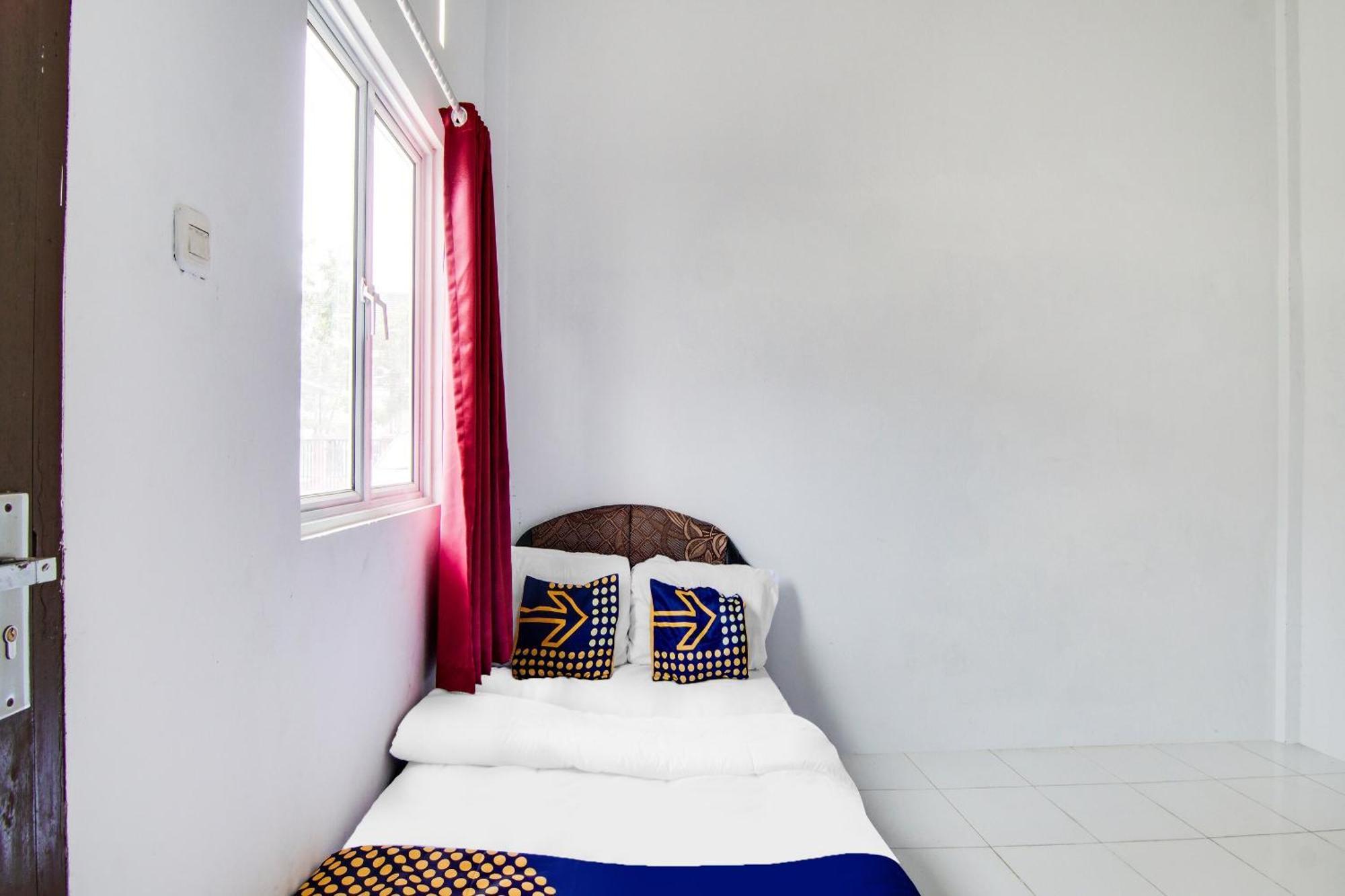 Spot On 91858 Raja Homestay Syariah Pekanbaru Εξωτερικό φωτογραφία