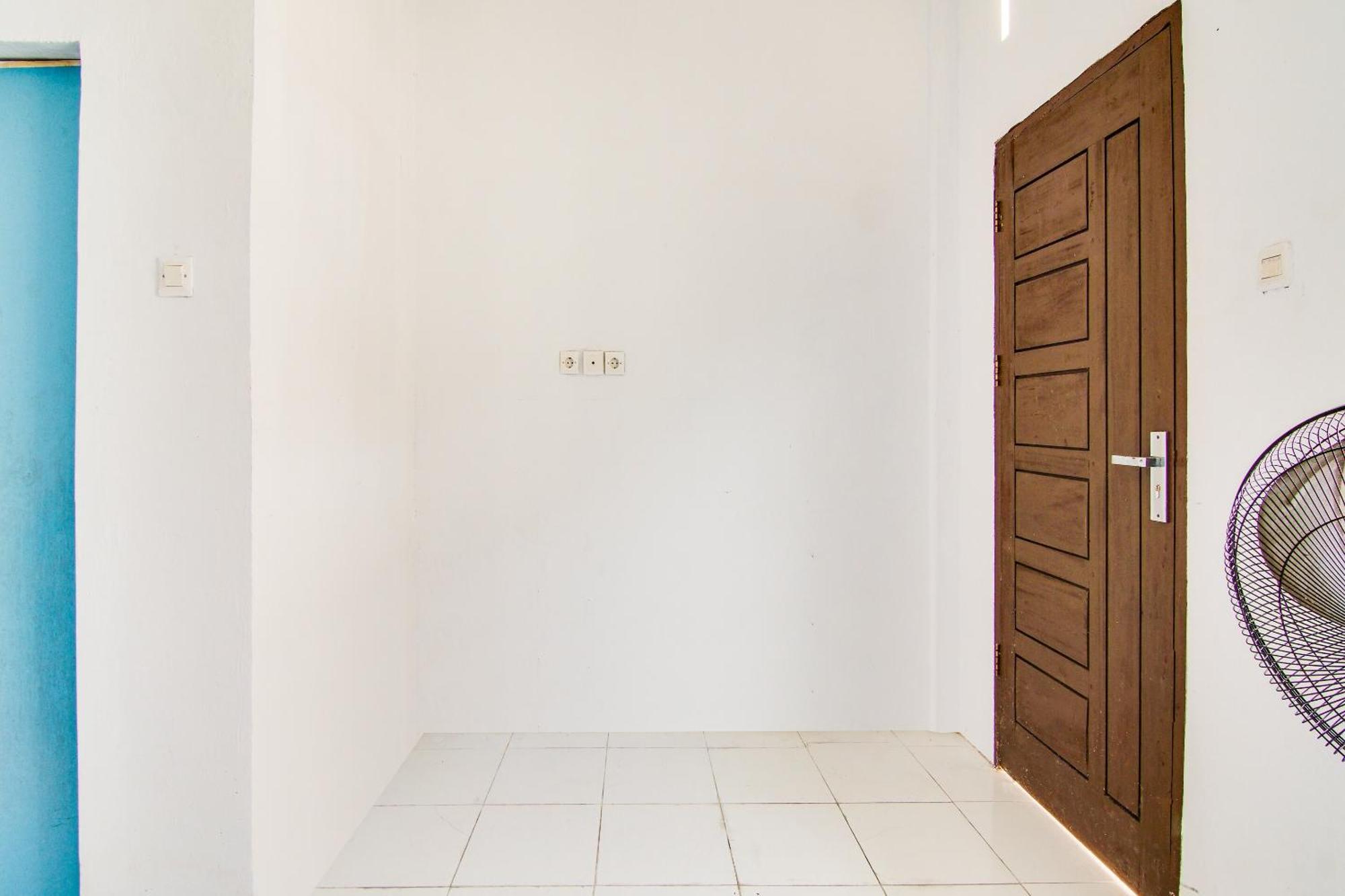 Spot On 91858 Raja Homestay Syariah Pekanbaru Εξωτερικό φωτογραφία