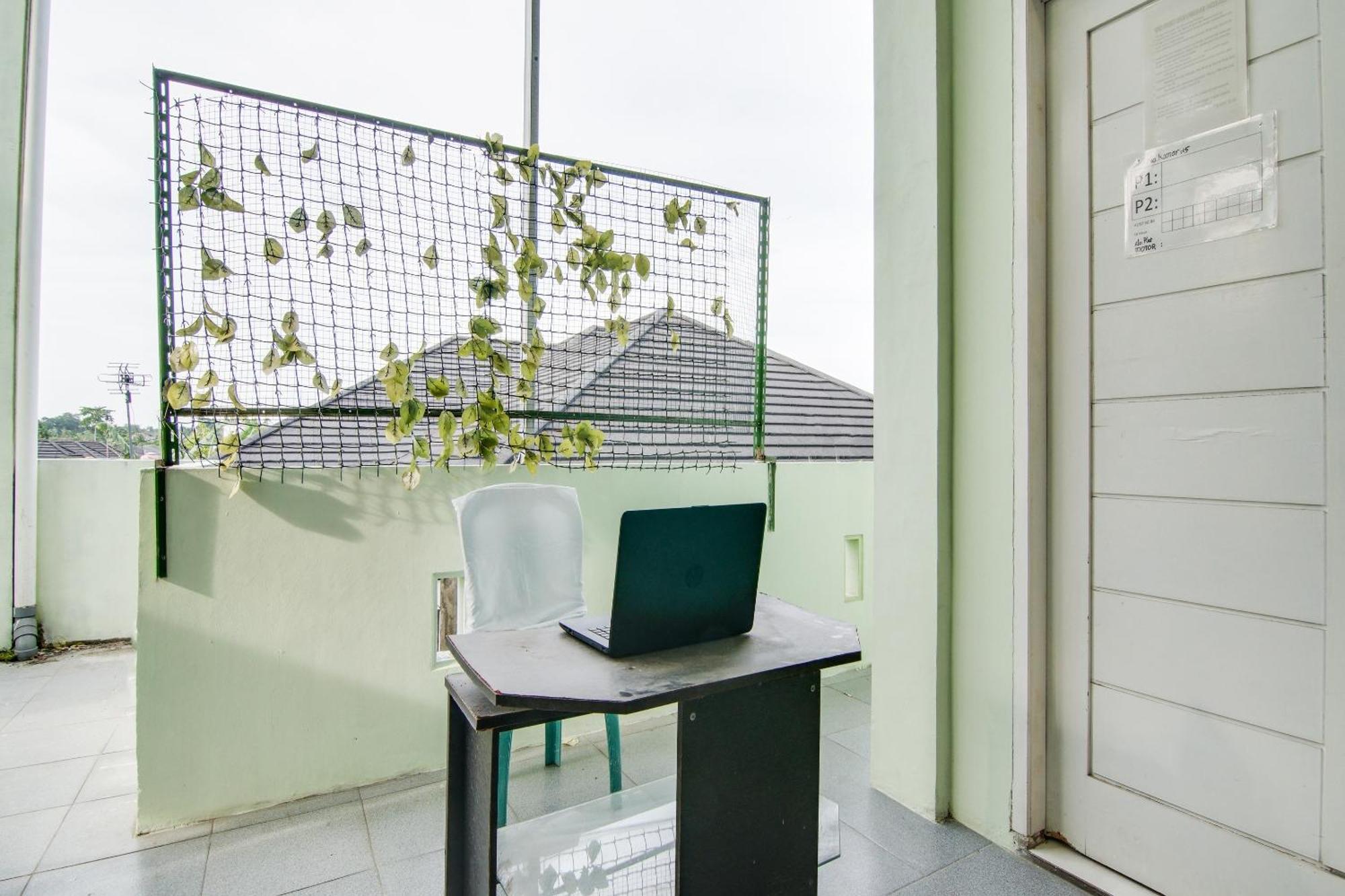 Spot On 91858 Raja Homestay Syariah Pekanbaru Εξωτερικό φωτογραφία